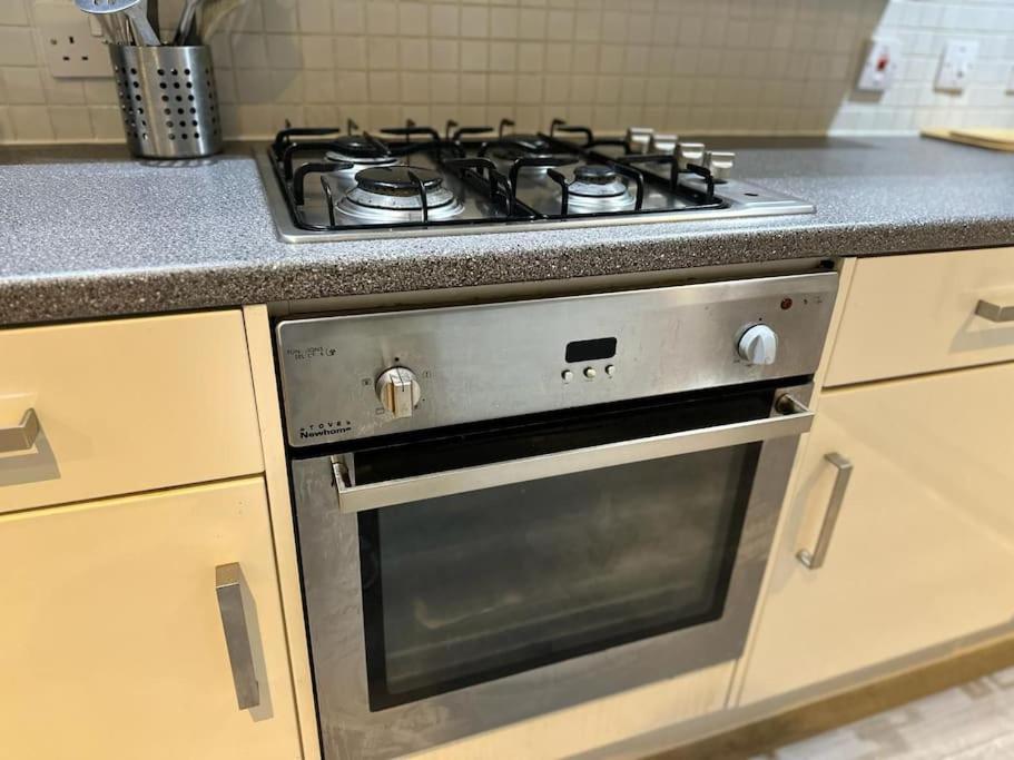 Stunning Luxury Croydon Apartment Gatwick Airport Close Purley Dış mekan fotoğraf